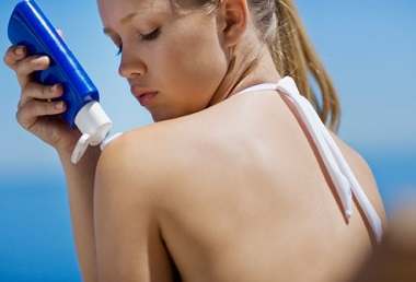 How Does Tanning Affect Stretch Marks?